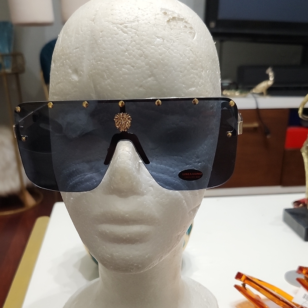 Linea Uomo Black & Gold Sunglasses Lion, UV400 Smoke Black Grey Gold